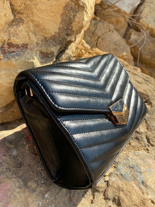 Sort quiltet crossbody-taske til damer