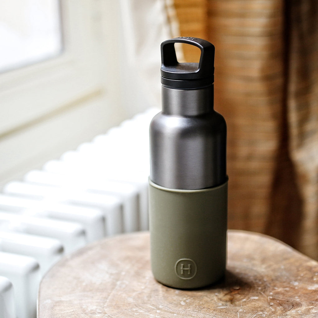 Termoflaske med silikonecover - grå/grøn (470 ml)