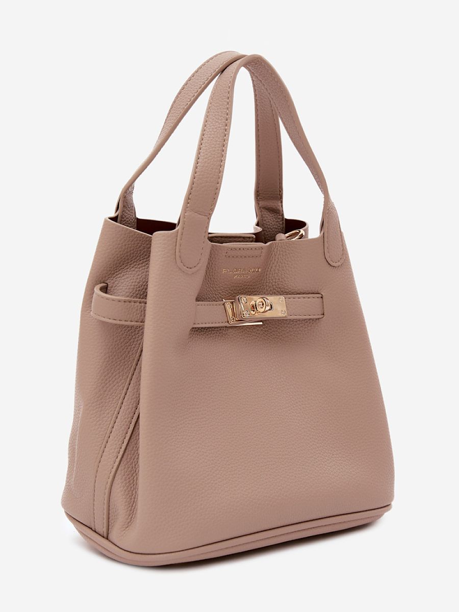 Everyday handbag model 230349 Step in style